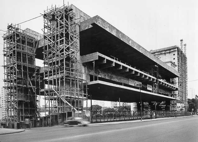 Construção-do-MASP O MASP completa 50 anos! Veja uma breve história do museu