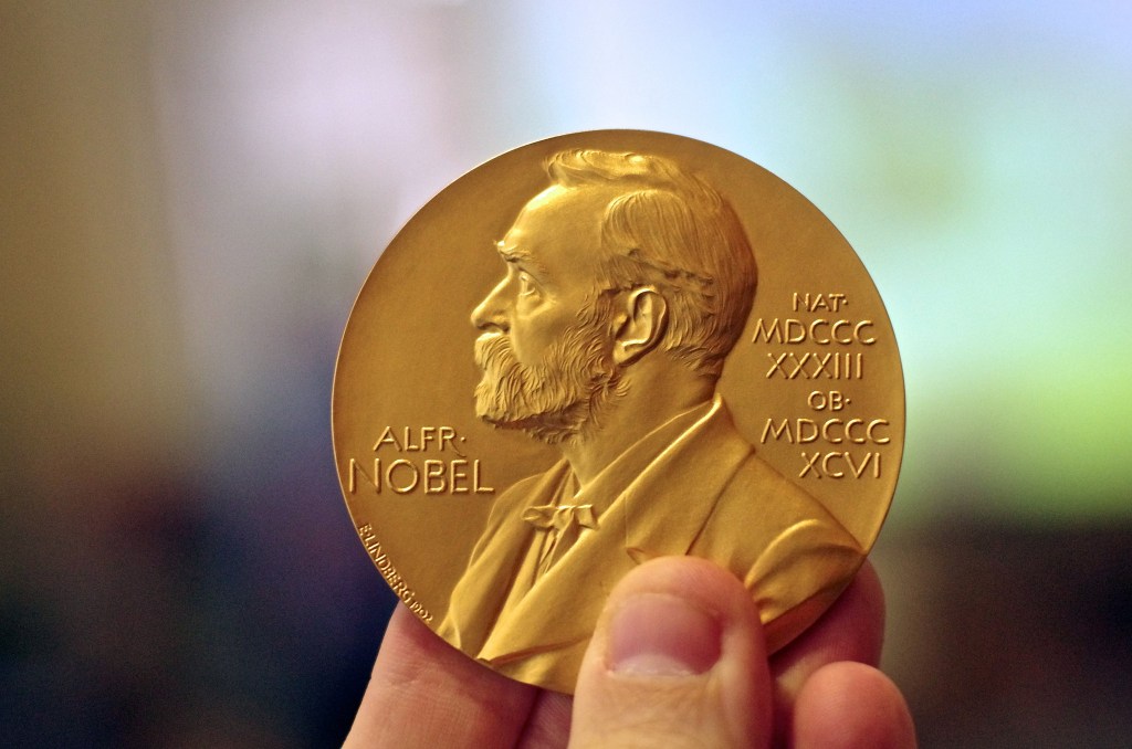 Stockholm Design Lab cria nova identidade visual para Prêmio Nobel