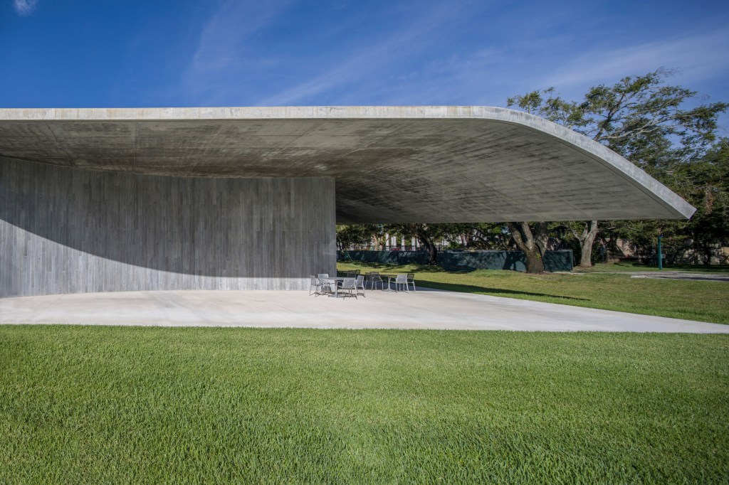 Universidade de Miami inaugura novo prédio da Escola de Arquitetura