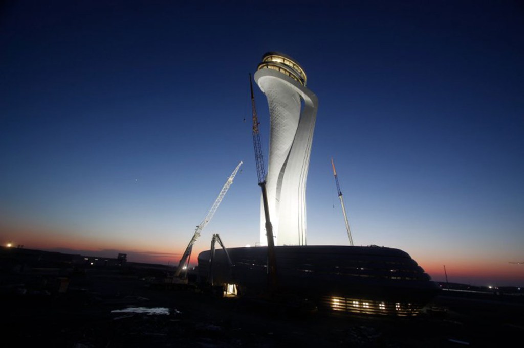 AECOM-pininfarina-air-traffic-control-tower-new-istanbul-airport-designboom-07 Pininfarina assina torre do aeroporto de Istambul, inspirado em tulipa
