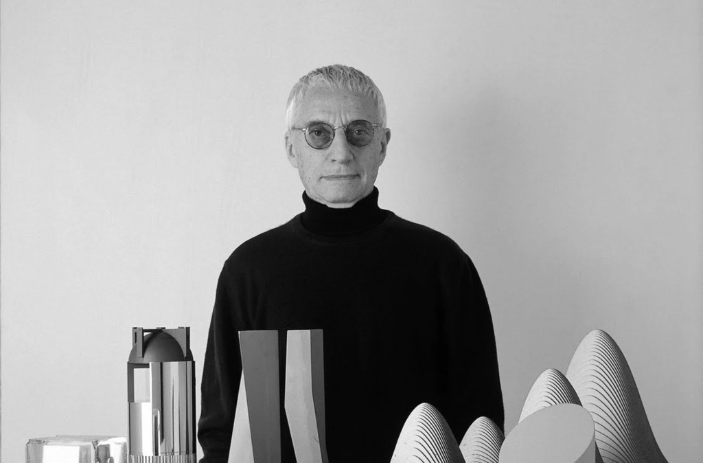 Alessandro Mendini, o grande mestre do design italiano, morre aos 87 anos