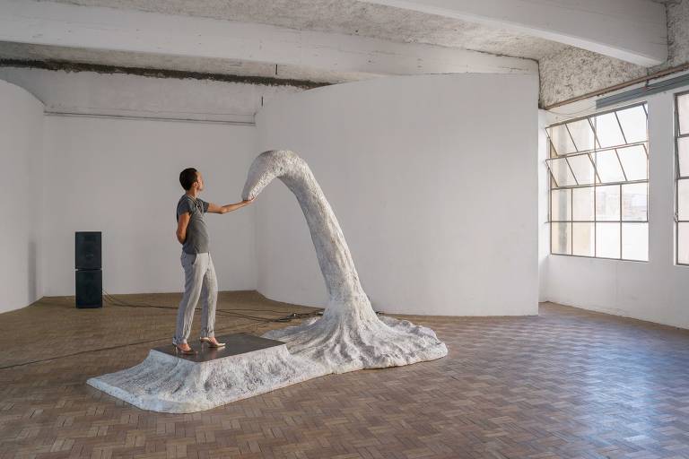 erika-pompidou Arqueologia da vida natural e artificial é tema da La Fabrique du Vivant