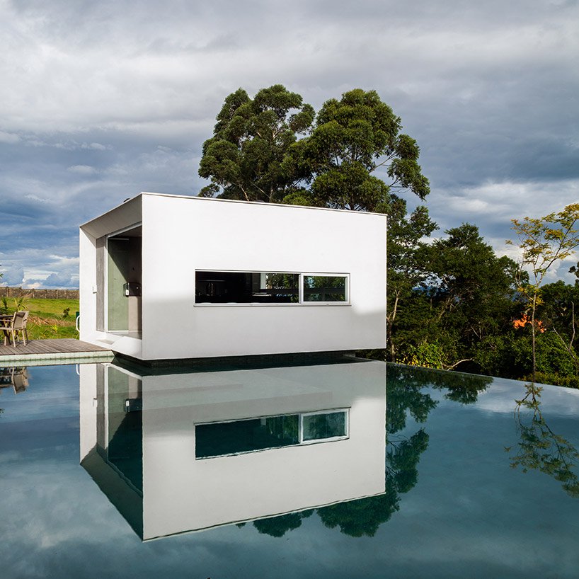 FGMF-arquitetos-neblina-house-sao-paulo-designboom-003 Casa neblina, do FGMF Arquitetos, apresenta volumes suspensos assimétricos