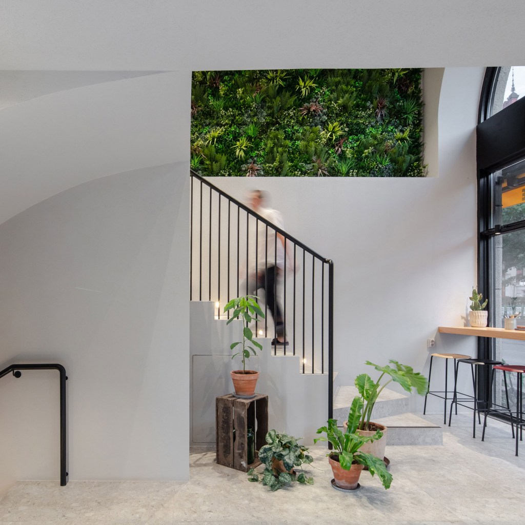 interiors-stockholm-design-week-2019-dezeen-roundups-sq-4op2 10 hotéis, restaurantes e outros locais para visitar em Estocolmo
