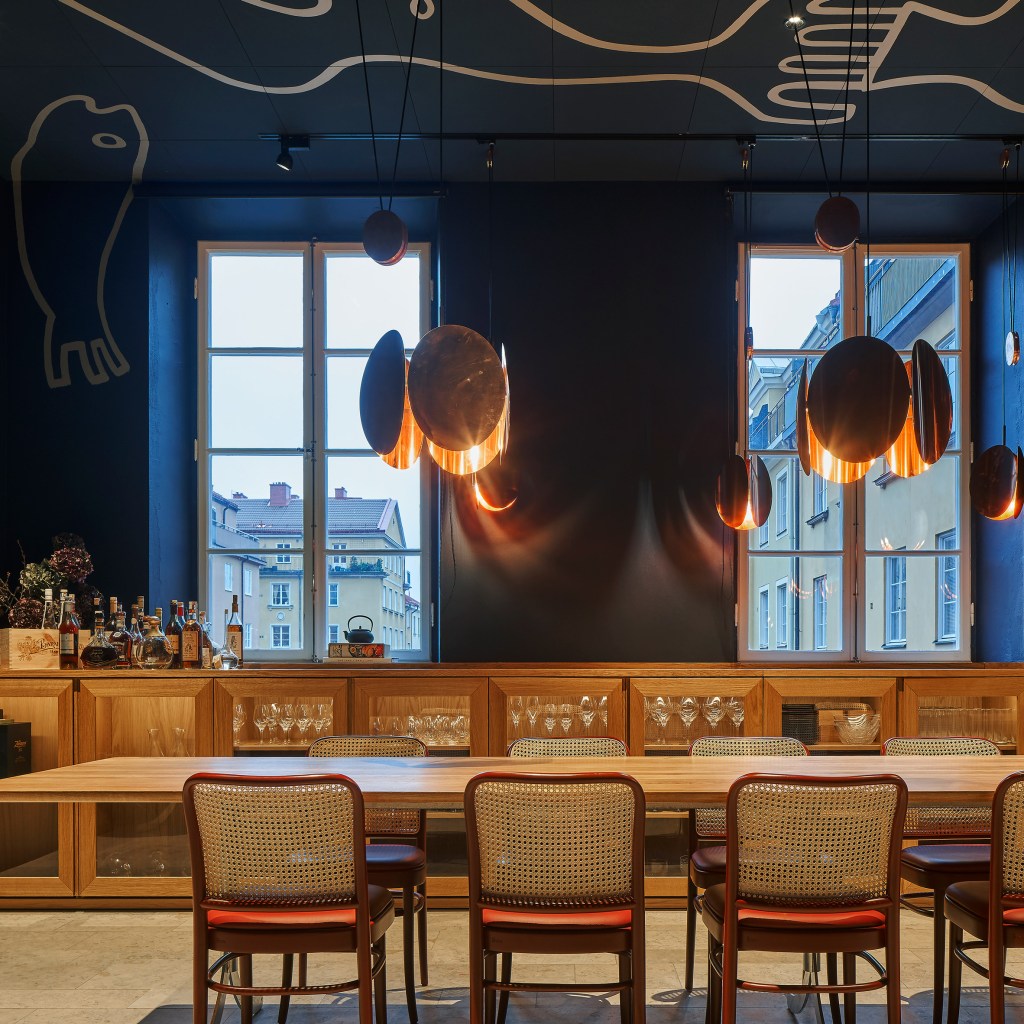 interiors-stockholm-design-week-2019-dezeen-roundups-sq-5 10 hotéis, restaurantes e outros locais para visitar em Estocolmo