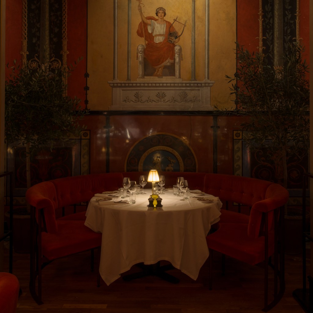 interiors-stockholm-design-week-2019-dezeen-roundups-sq-6 10 hotéis, restaurantes e outros locais para visitar em Estocolmo