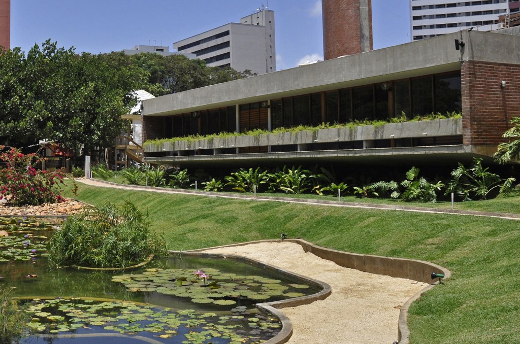 03-Esdras-Guimarães-1991-Jardim-Burle-Marx-cópia_Edited A CASACOR Ceará retorna ao empreendimento da família J.Macêdo em 2019