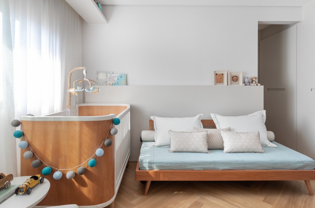 Marcenaria é solução em apartamento da Très Arquitetura