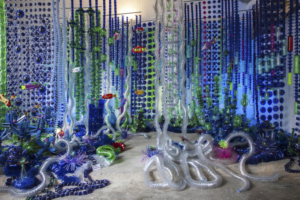 rossana-orlandi-fuorisalone-2019-living-corriere-36-994×663 Rossana Orlandi cria um mar de plástico em Milão