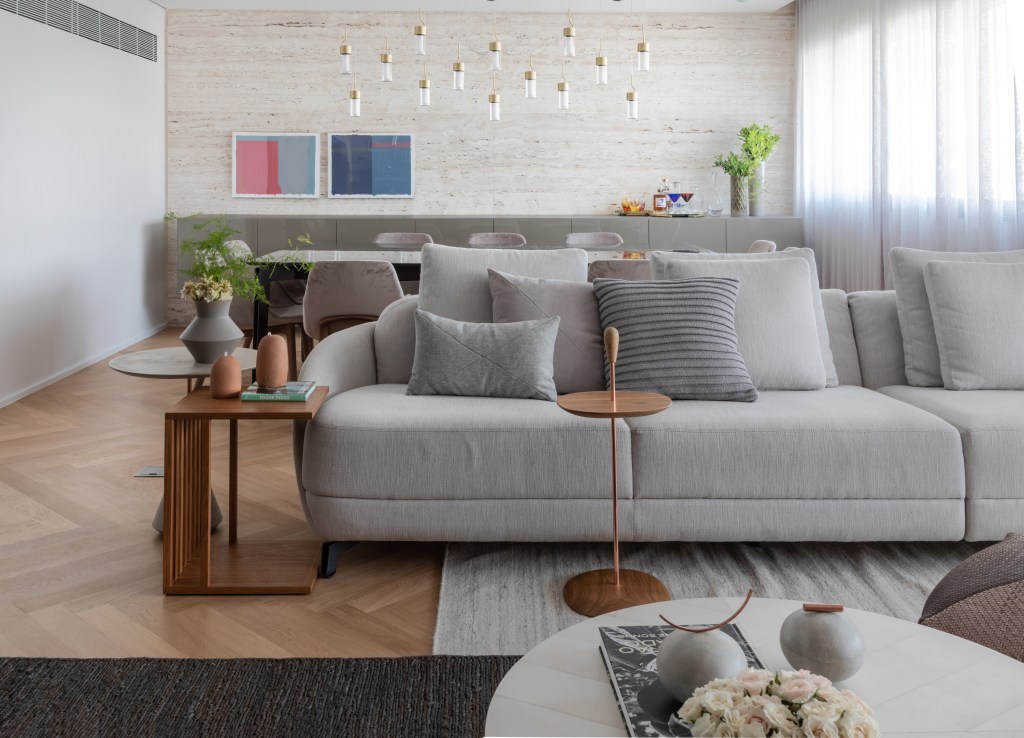 Marcenaria é solução em apartamento da Très Arquitetura