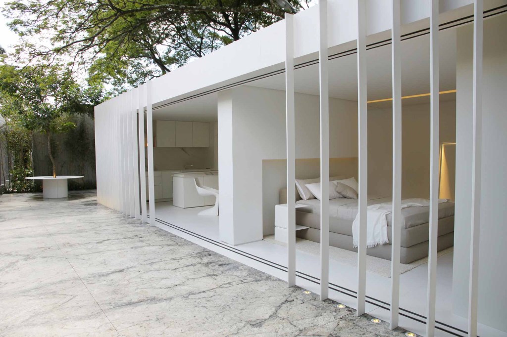 casa-conteiner-marilia-pellegrini-casacor-sp-2019-2 CASACOR SP: branco recobre contêiner minimalista de Marília Pellegrini