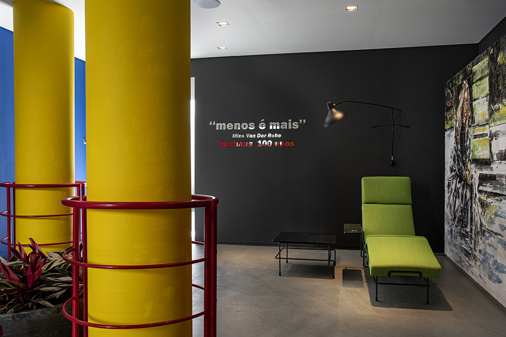 lounge-bauhaus-100-anos-tufi-mousse-casacor-sp-2019_4 Menos é mais no Lounge Bauhaus 100 anos da CASACOR São Paulo