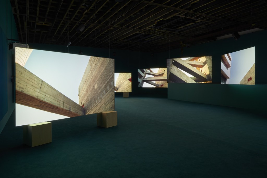 sesc-pompeia-video-instalacao-© Isaac Julien, cortesia do artista e Victoria Miro, Londres : Veneza_1 Lina Bo Bardi é tema de poesia visual em Londres