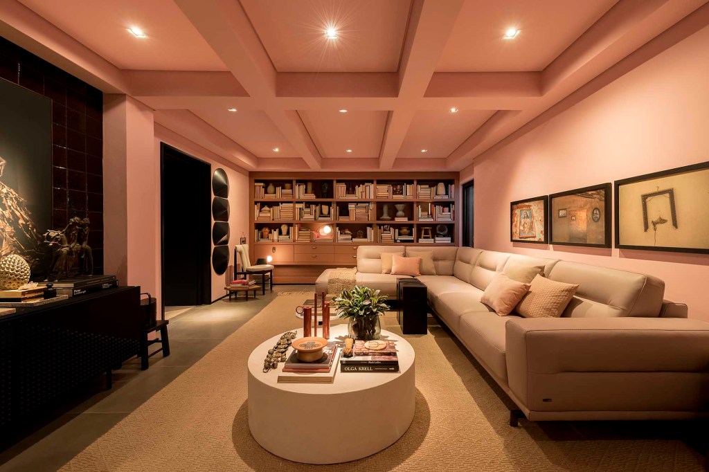 sala-cor-de-pele-jairo-lopes-pedro-tessarollo-lio-simas-casacor-balneario-2019-1 Sala Cor de Pele leva política e afeto à CASACOR Balneário Camboriú