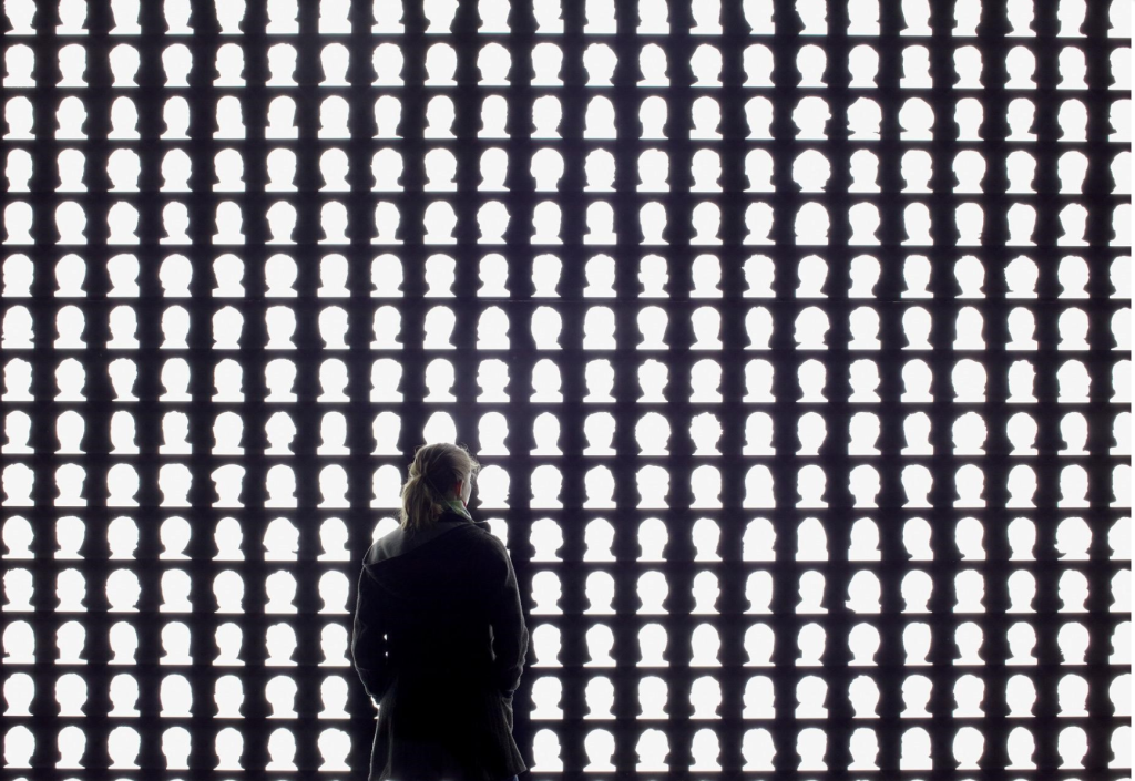 Captura de Tela 2020-03-25 às 19.57.21 Alfredo Jaar vence o Prêmio Hasselblad 2020