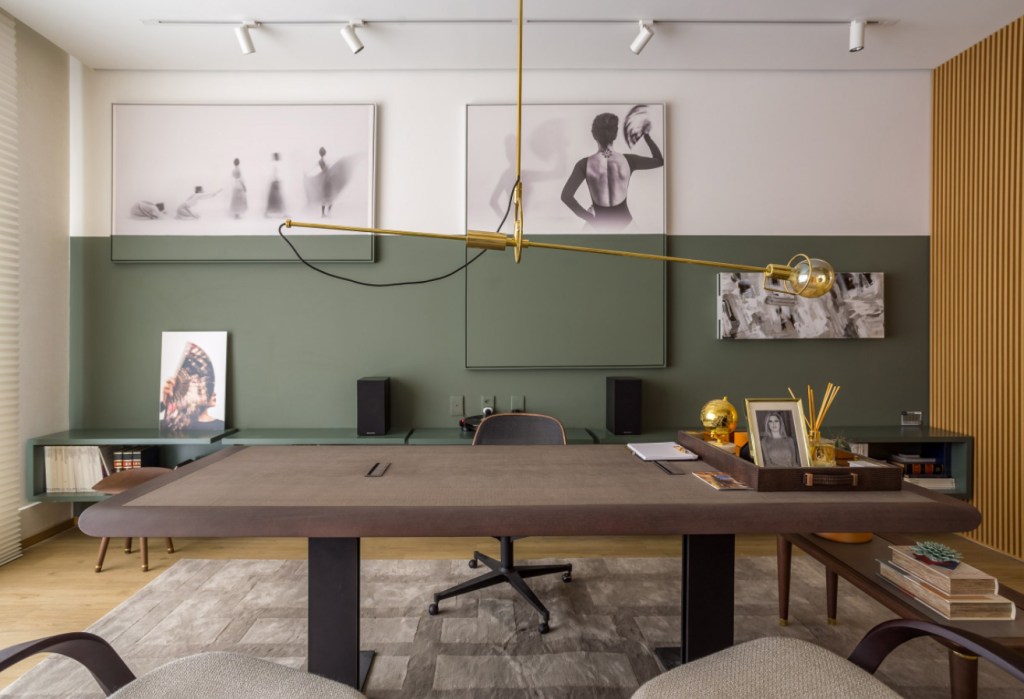 Taciana-Nakalski-Home-Office-da-Empresária–CCPR-2019 Pinturas em meia parede tiram o décor do óbvio e são tendência na CASACOR