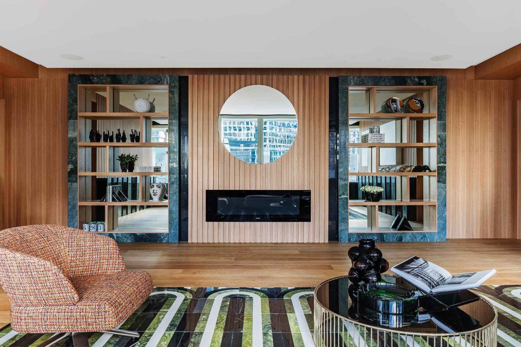 the-amalgam-tamara-feldman-casacor-miami-2019-kris-tamburello Living em Miami conquista o olhar com combinação elegante de revestimentos