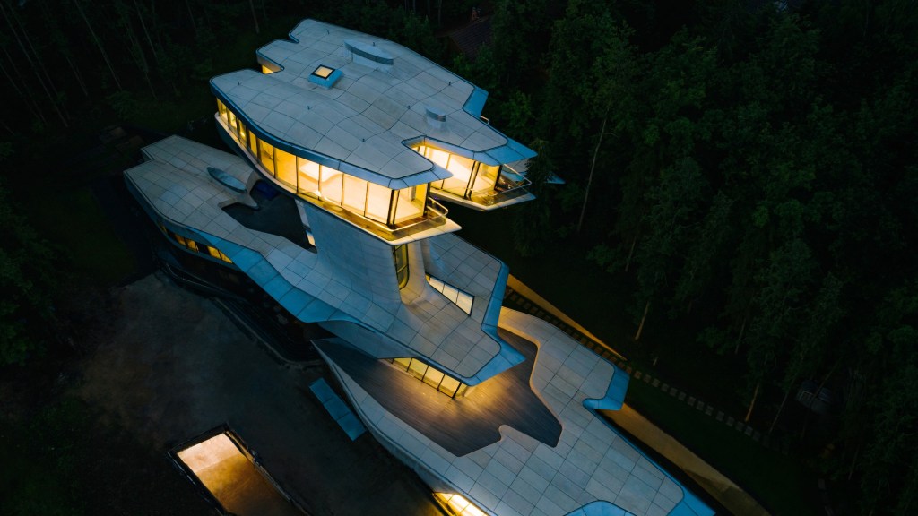 zaha-haddid-casa-04 A única residência assinada por Zaha Hadid é uma casa-escultura
